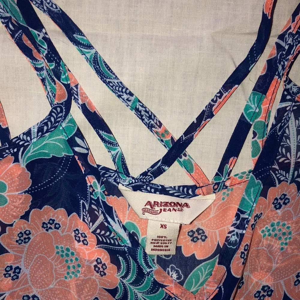 Patterned Blouse! - Picture 3 of 3